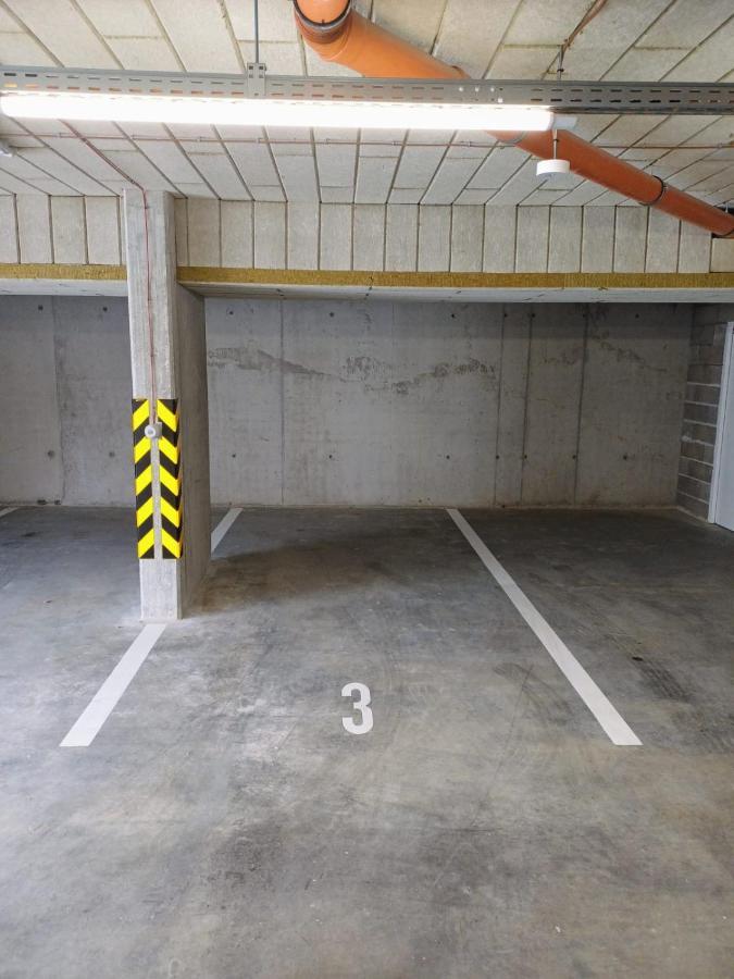 New Air-Conditioned Apartment 5 Minutes By Walk From The Airport With Free Garage Parking Bratislava Exteriér fotografie